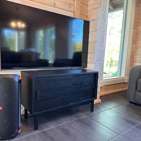 Private Lakeside Metsola Huvilat *