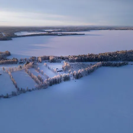Private Lakeside Metsola, 2 Bedrooms, Jacuzzi, Ice Swimming Villa *