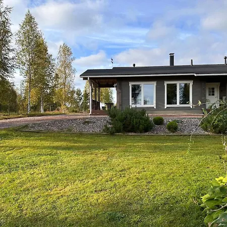 Private Lakeside Metsola, 2 Bedrooms, Jacuzzi, Ice Swimming Villa *