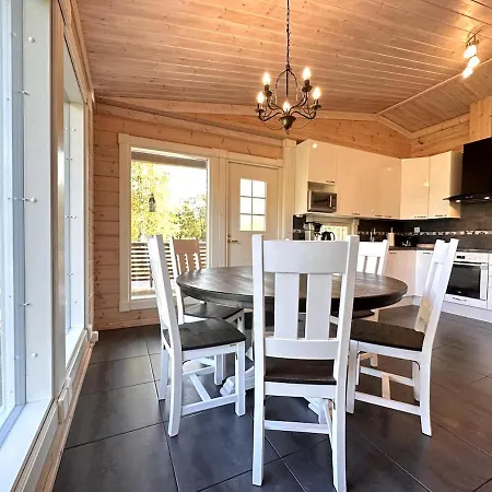 Private Lakeside Metsola Villa *