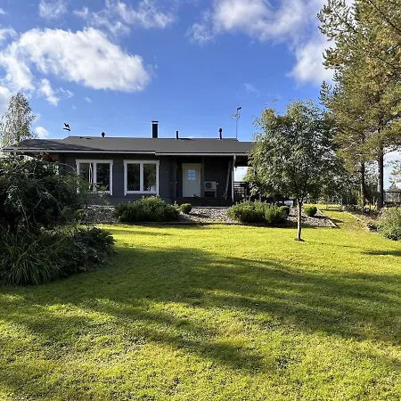 Huvilat Private Lakeside Metsola