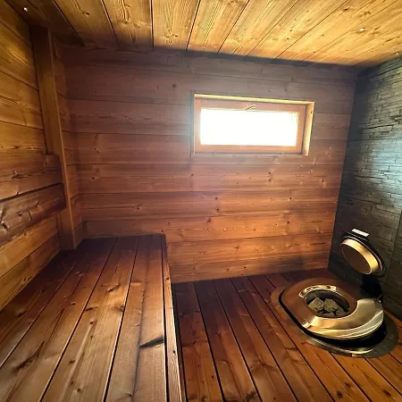 Private Lakeside Metsola *