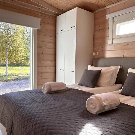 Private Lakeside Metsola *