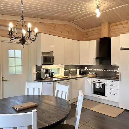 Private Lakeside Metsola *