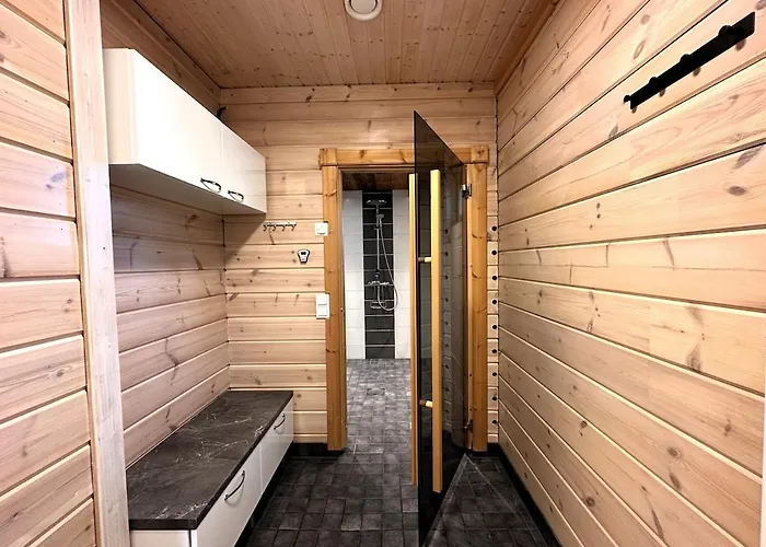 Private Lakeside Metsola Вилла