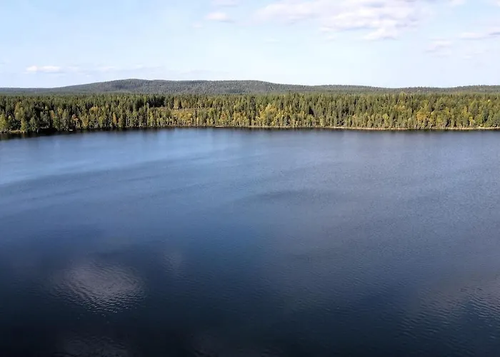 Private Lakeside Metsola Вилла *