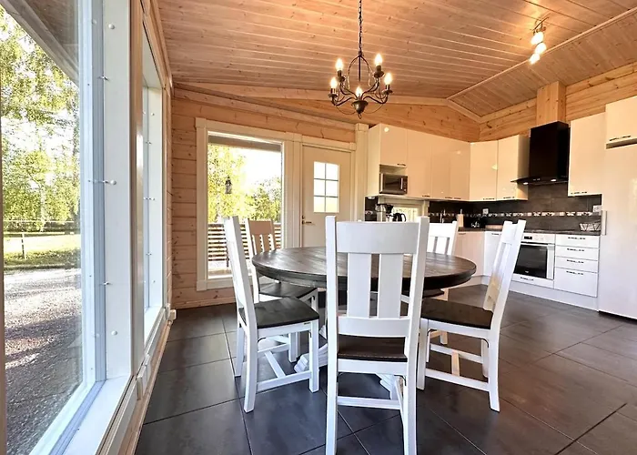 Private Lakeside Metsola Вилла *