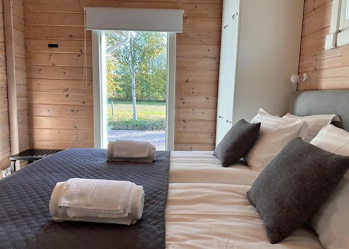 Private Lakeside Metsola *